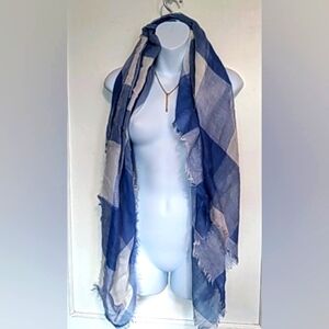 🛍️ BUNDLE ONLY 🛍️LADIES CHARTREUSE AND WHITE DRAPE/SCARF